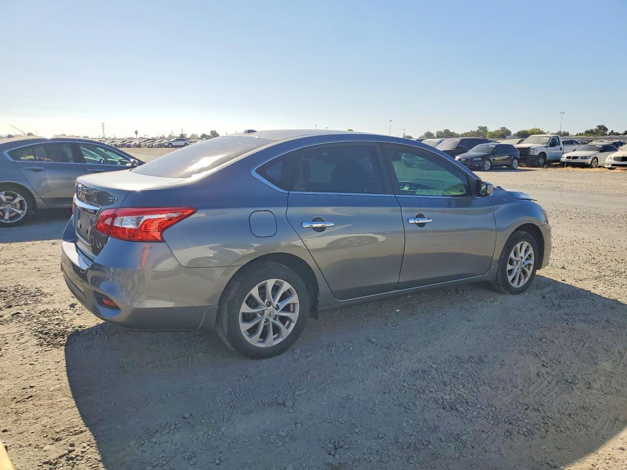 2018 Nissan Sentra Sv - Фото 3