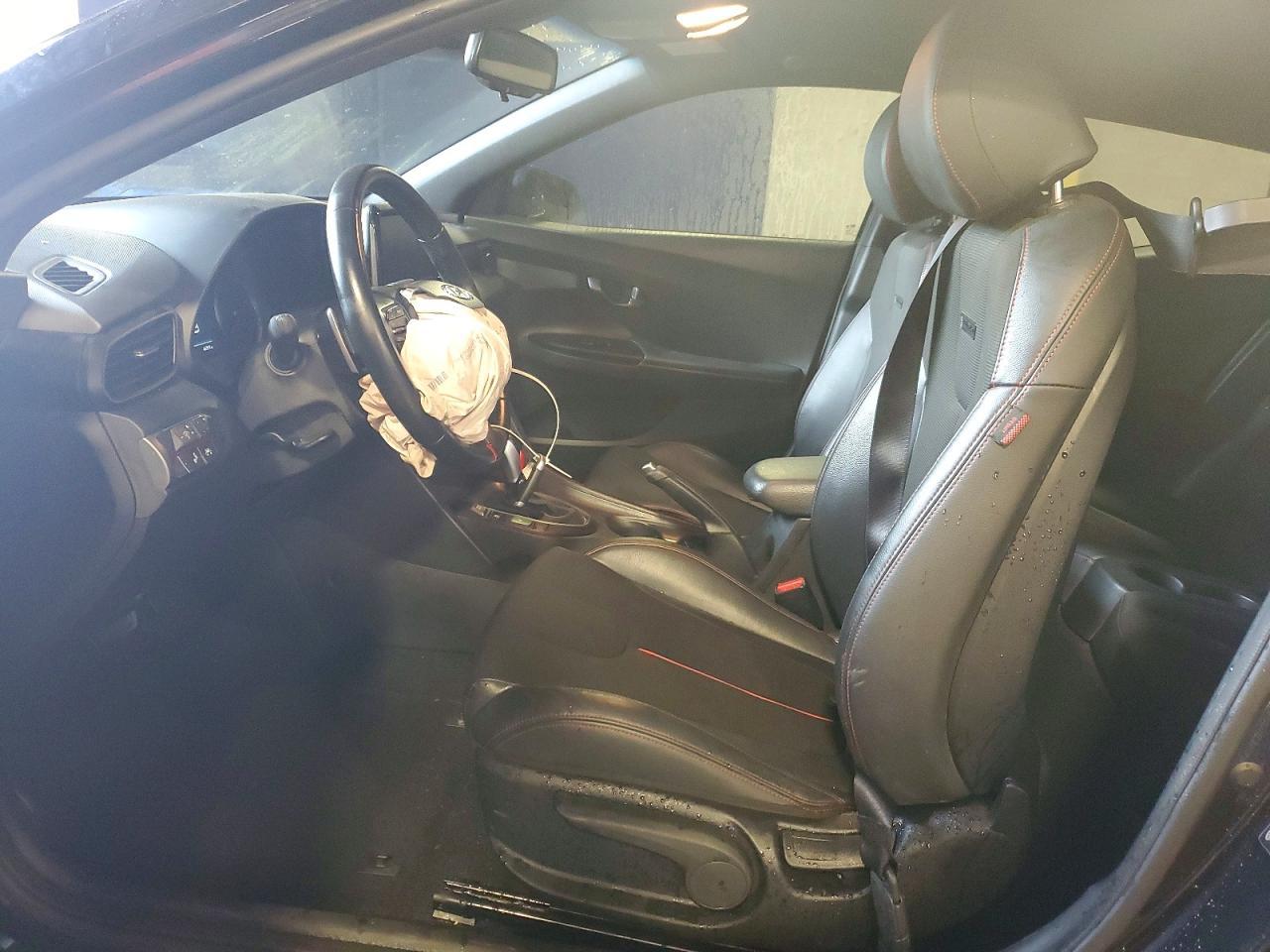 2019 Hyundai Veloster 2.0L Premium - Фото 7