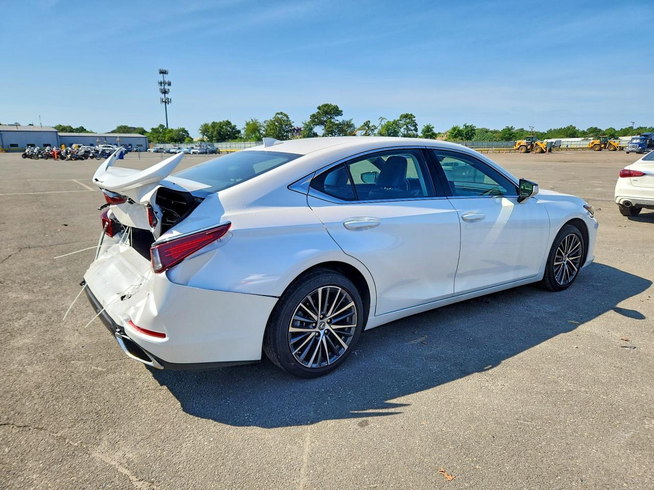 2025 Lexus Es 350 Base - Image 3