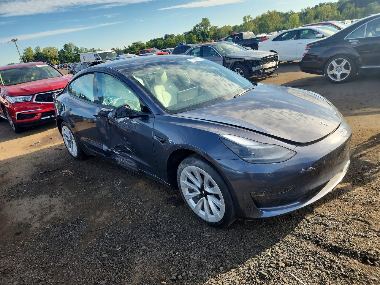 2023 Tesla Model 3 - Фото 4