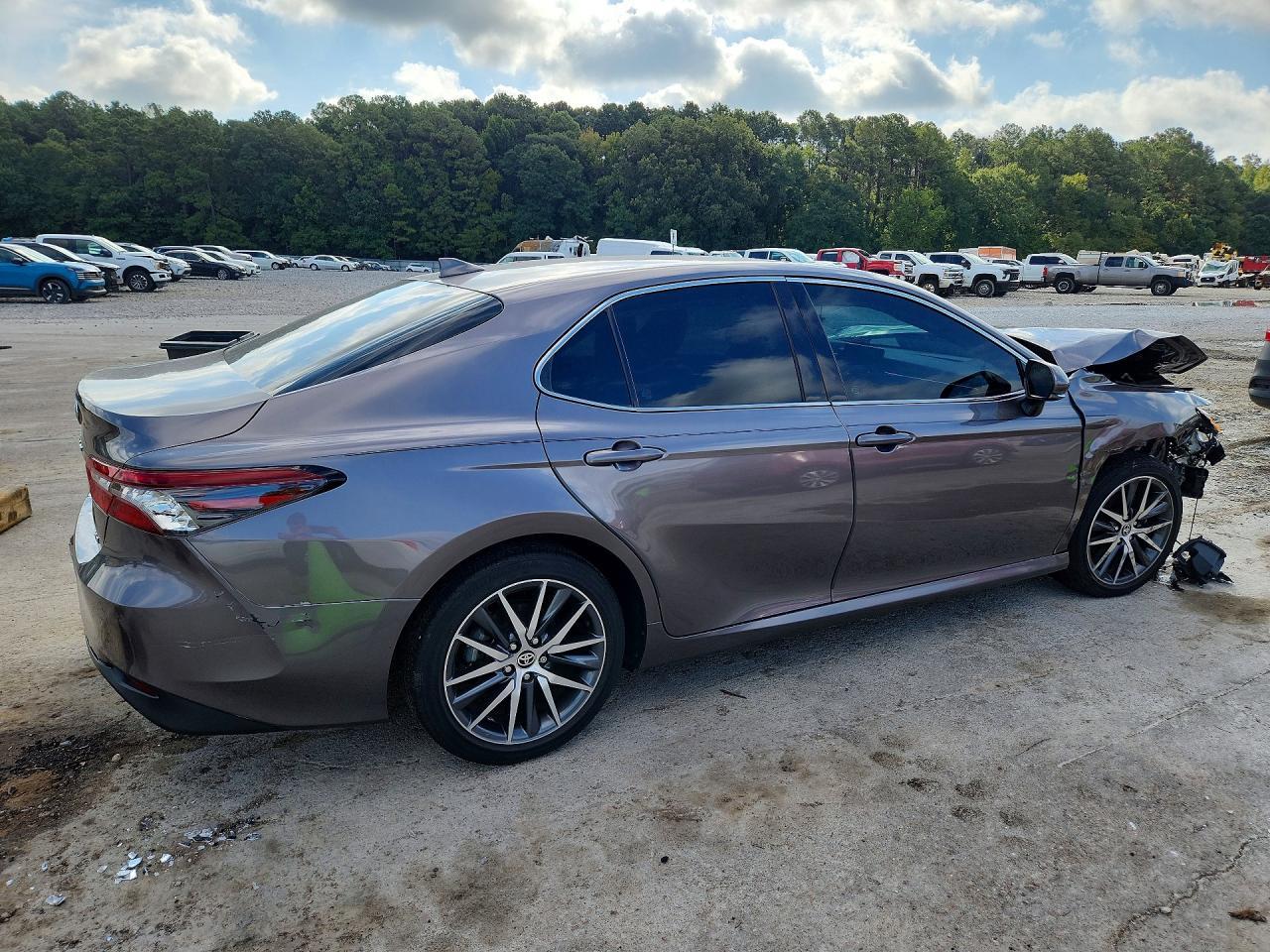 2024 Toyota Camry Xle - Image 3