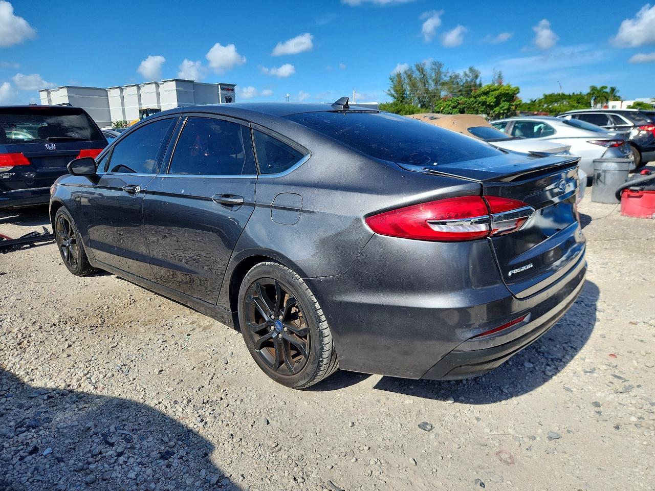 2019 Ford Fusion Se - Image 2