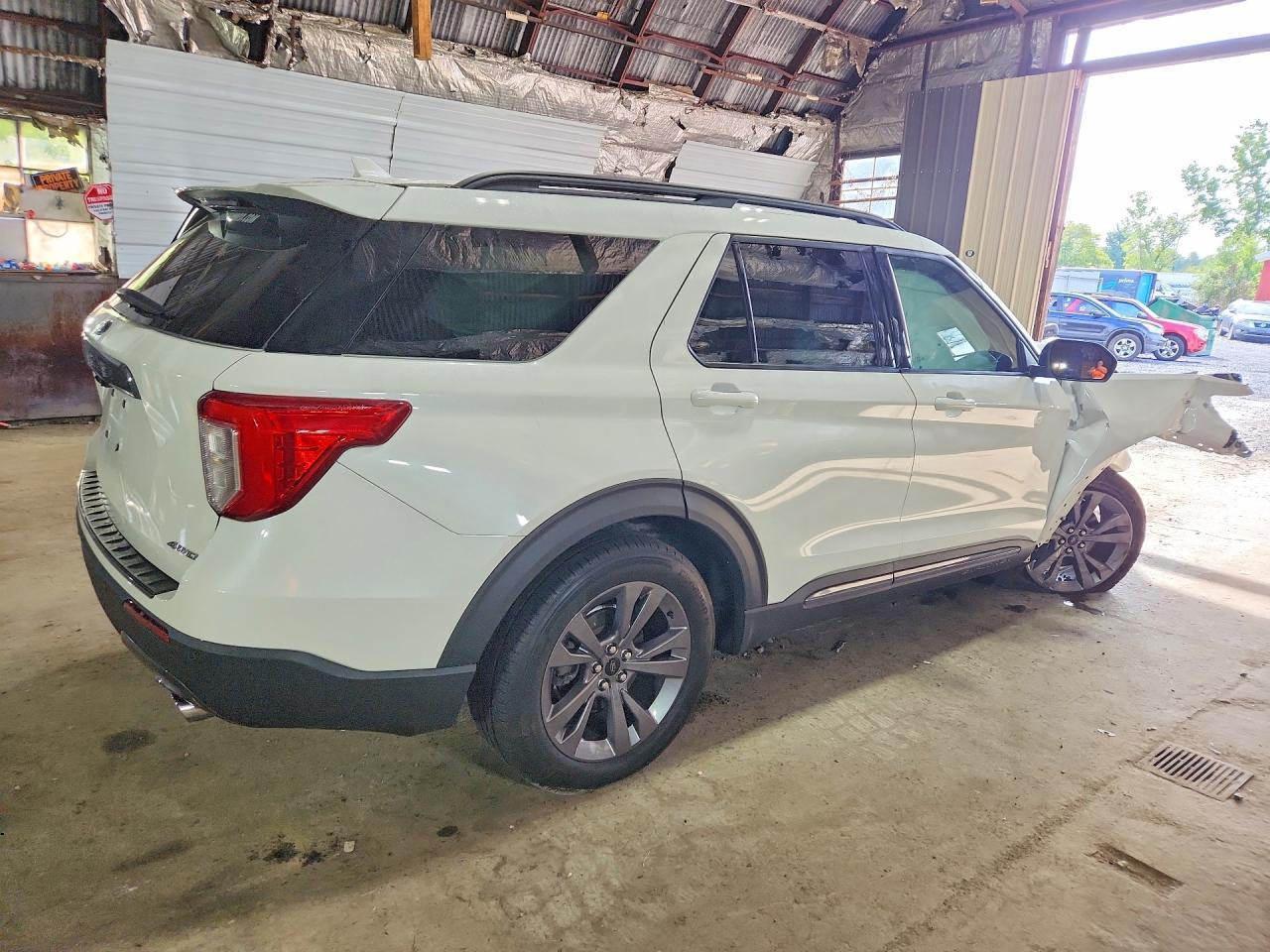 2022 Ford Explorer Xlt - Фото 3