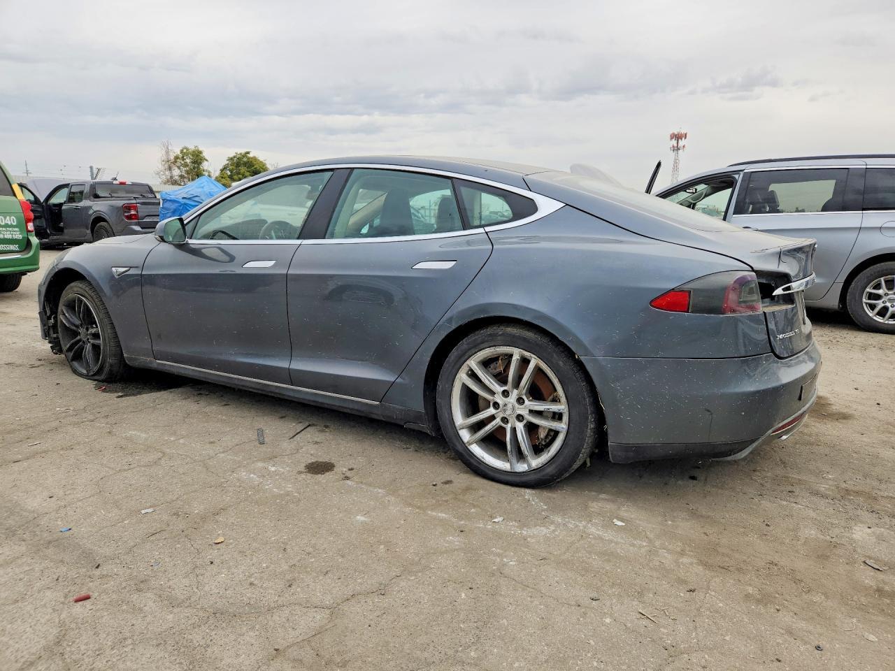 2013 Tesla Model S - Фото 2