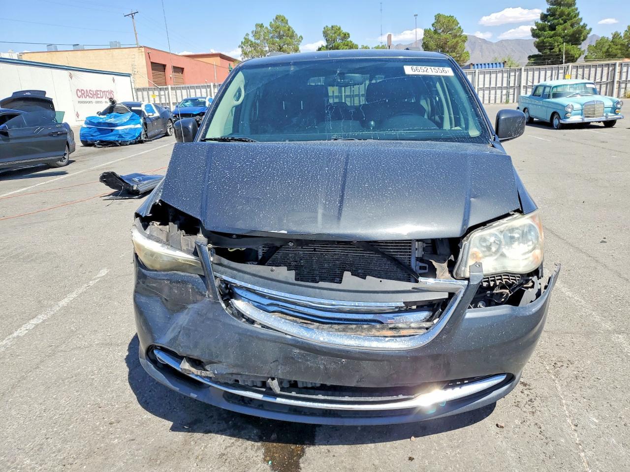 2012 Chrysler Town & Country Touring - Фото 5