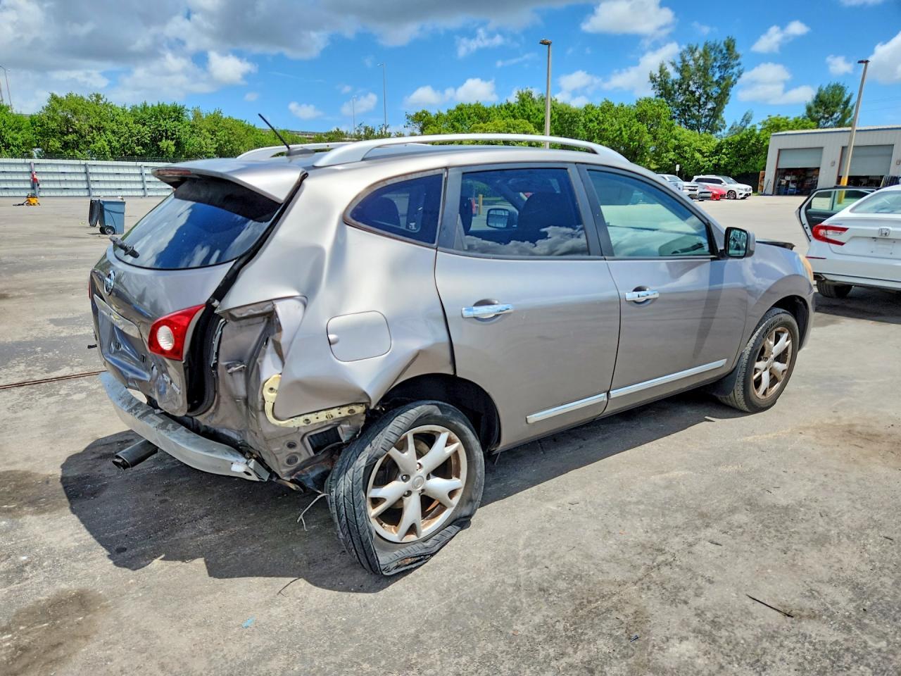 2011 Nissan Rogue S - Фото 3
