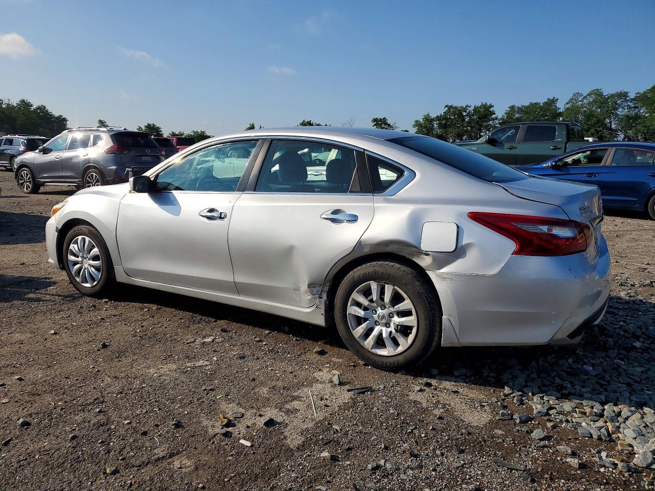 2018 Nissan Altima 2.5 S - Фото 2
