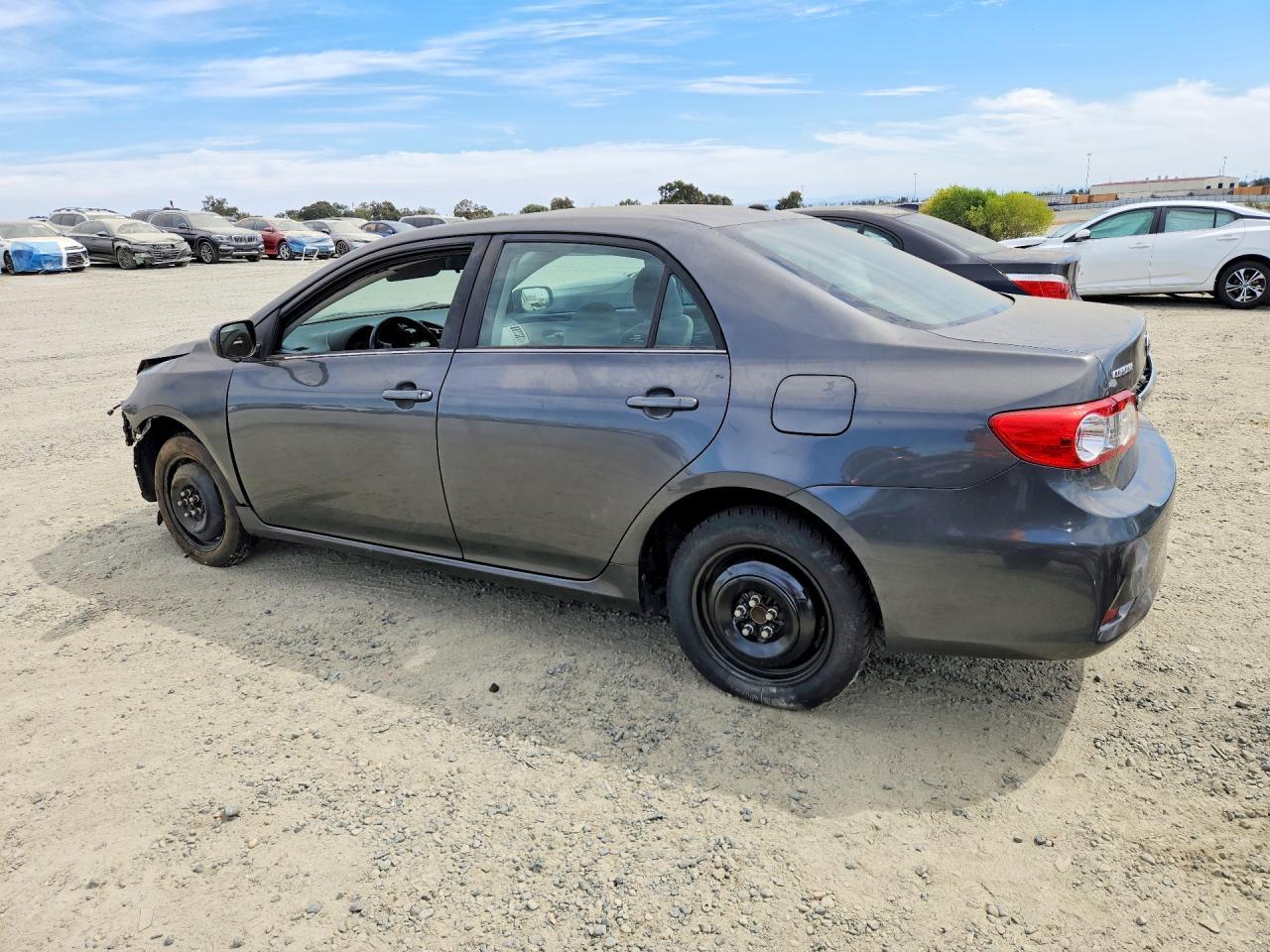 2013 Toyota Corolla Le - Фото 2