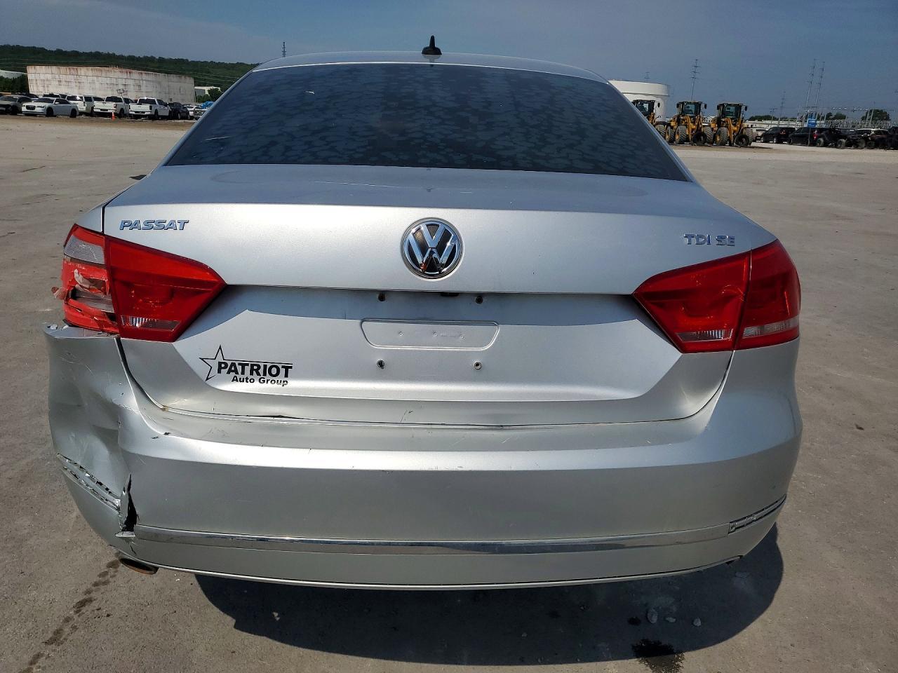2015 Volkswagen Passat Se - Фото 6