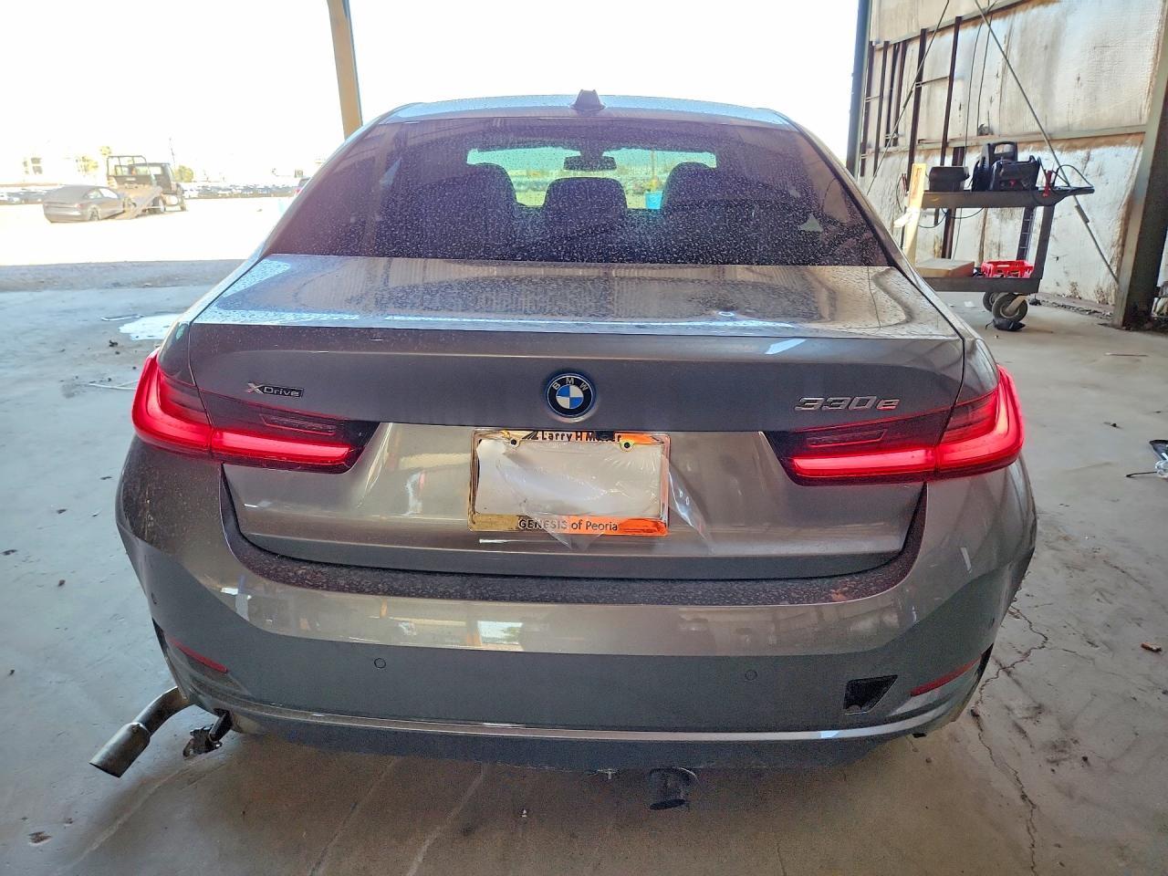 2023 BMW 330Xe - Фото 6