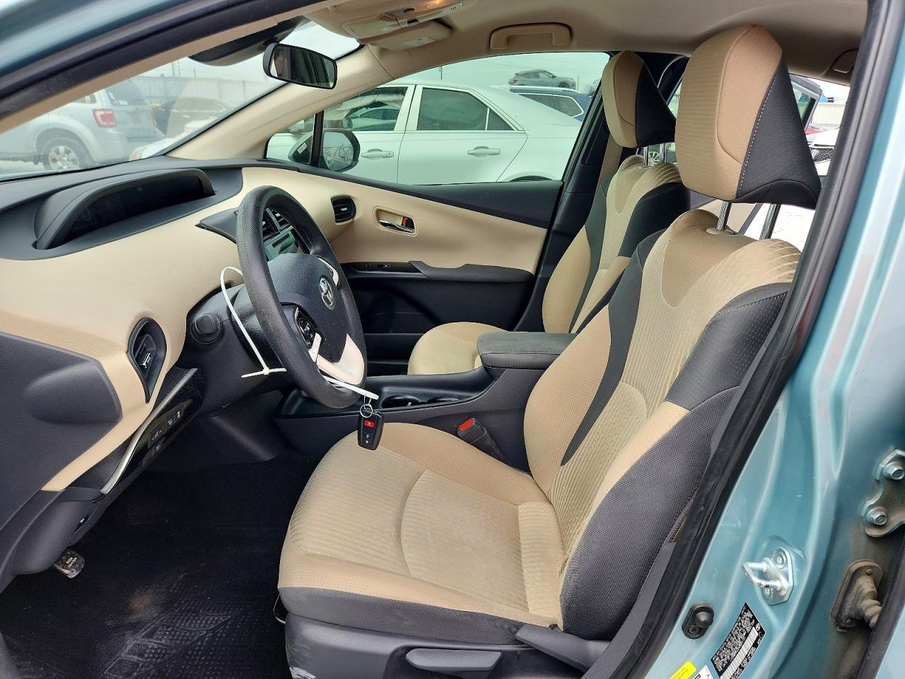2017 Toyota Prius Two - Фото 7