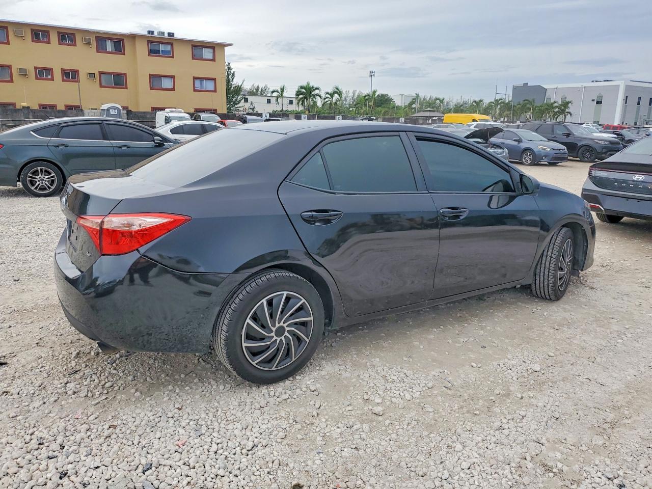 2019 Toyota Corolla Le - Фото 3