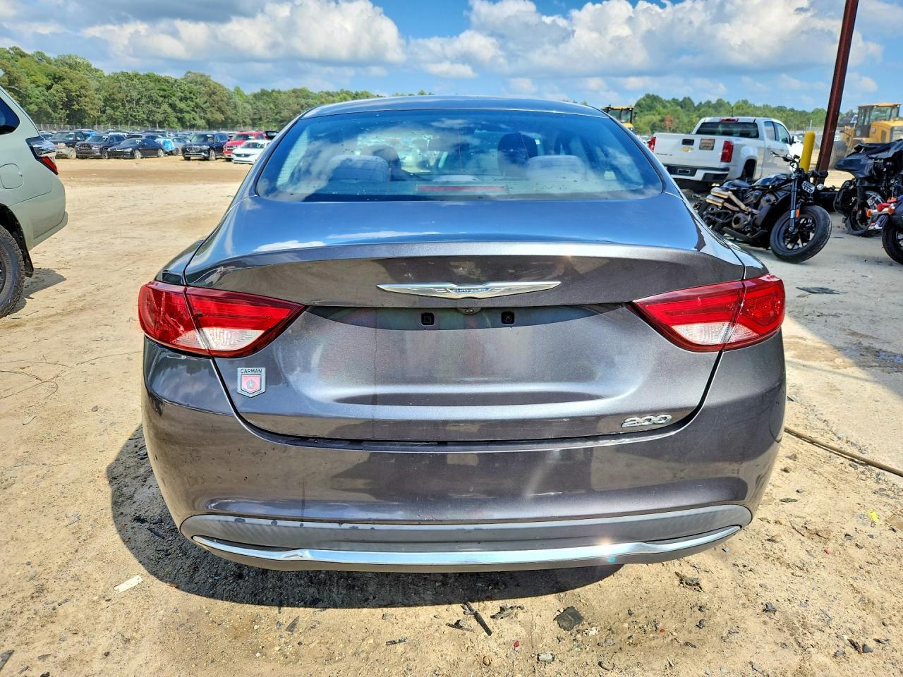 2015 Chrysler 200 Limited - Image 6
