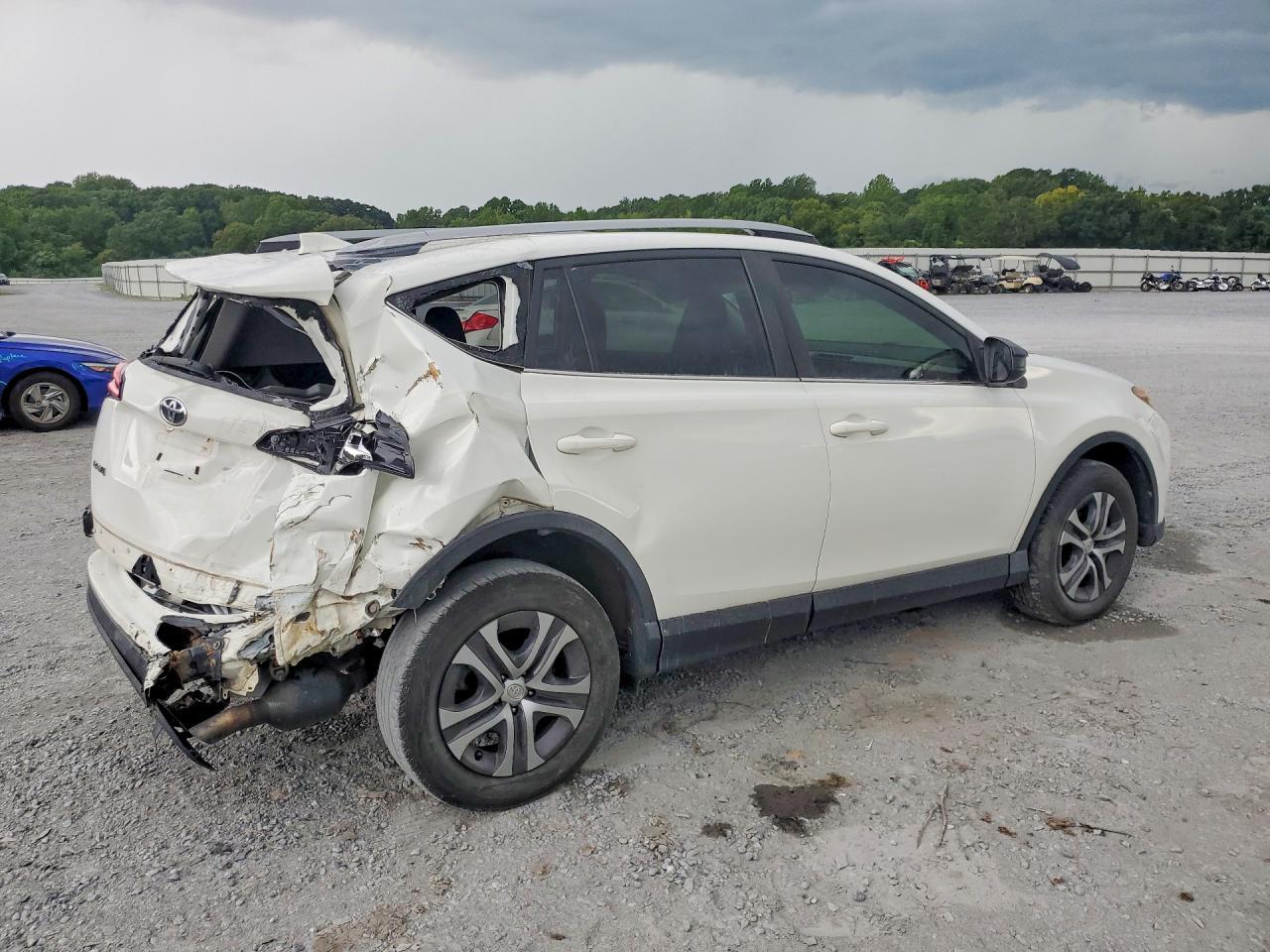 2018 Toyota Rav4 Le - Image 3
