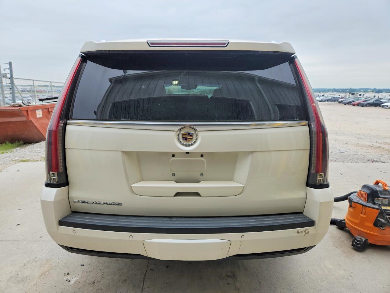 2015 Cadillac Escalade Premium - Фото 6