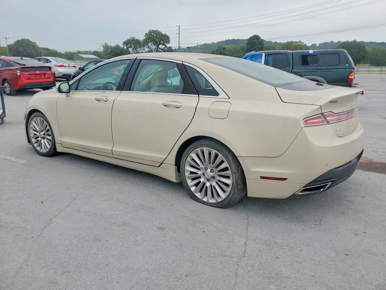 2014 Lincoln All Other - Image 2