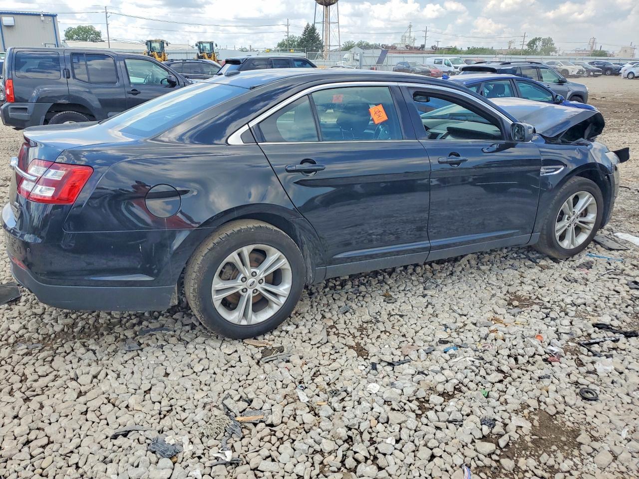 2016 Ford Taurus Sel - Фото 3
