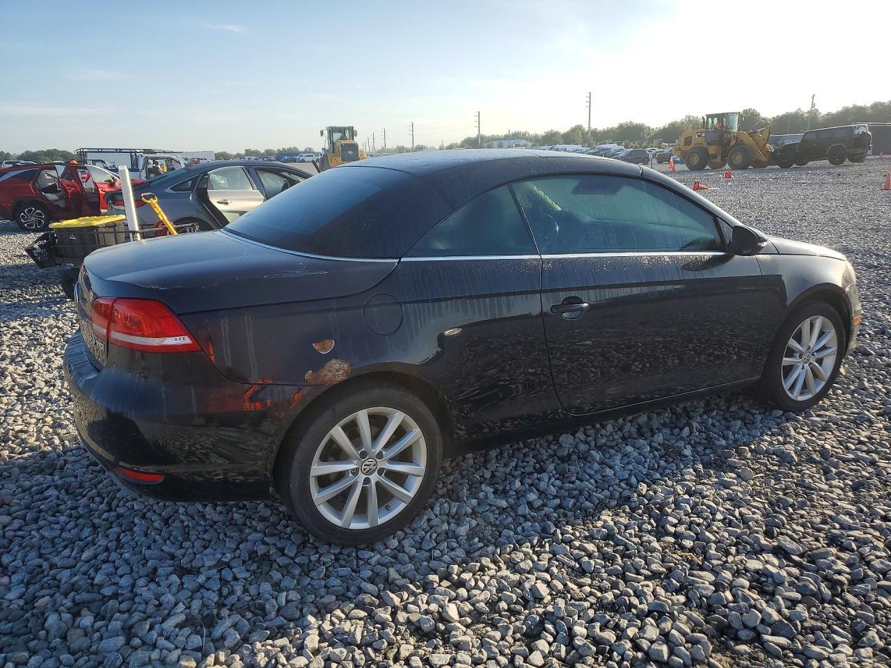 2013 Volkswagen Eos Komfort - Image 3