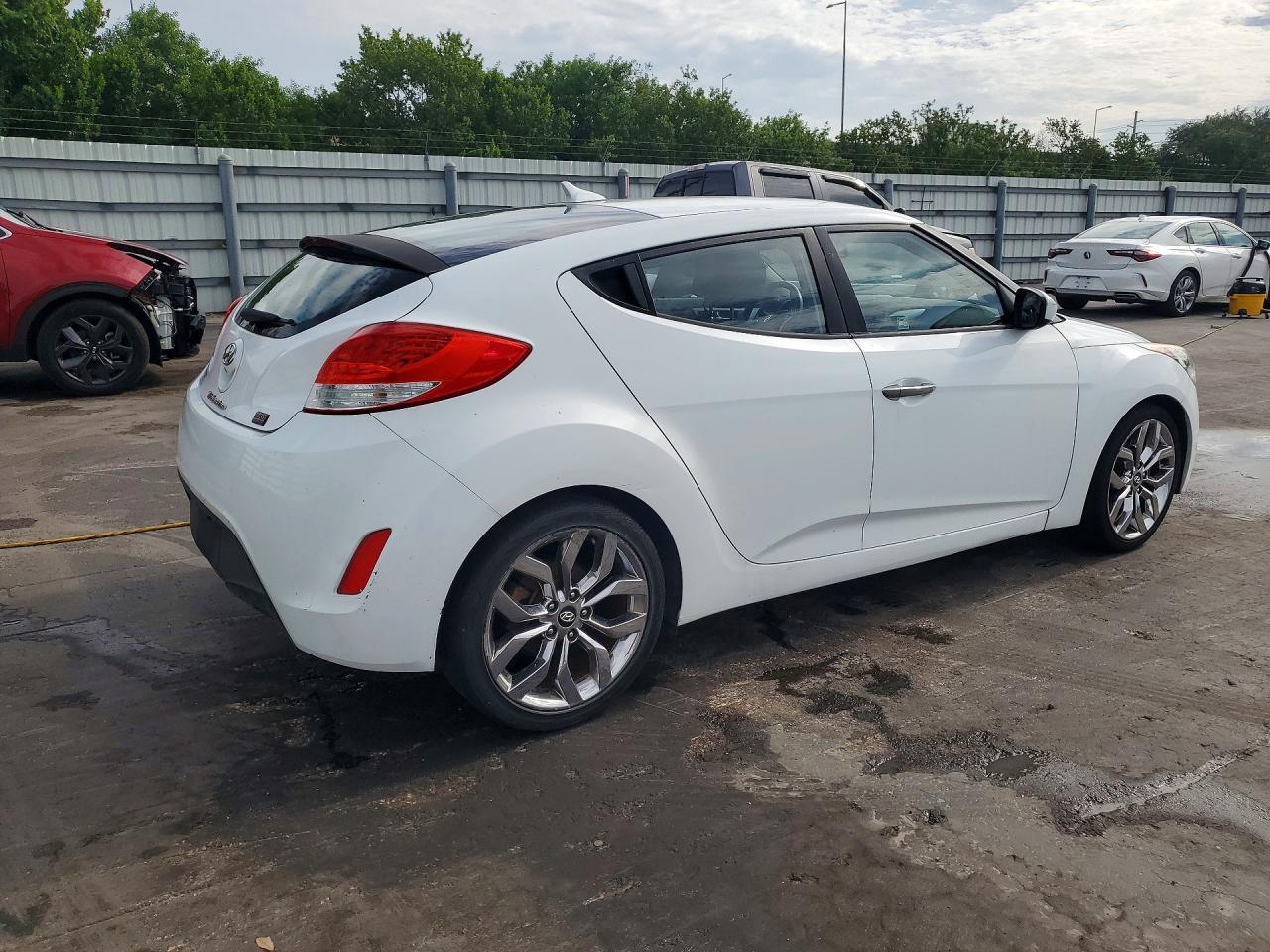 2015 Hyundai Veloster Re:flex - Фото 3