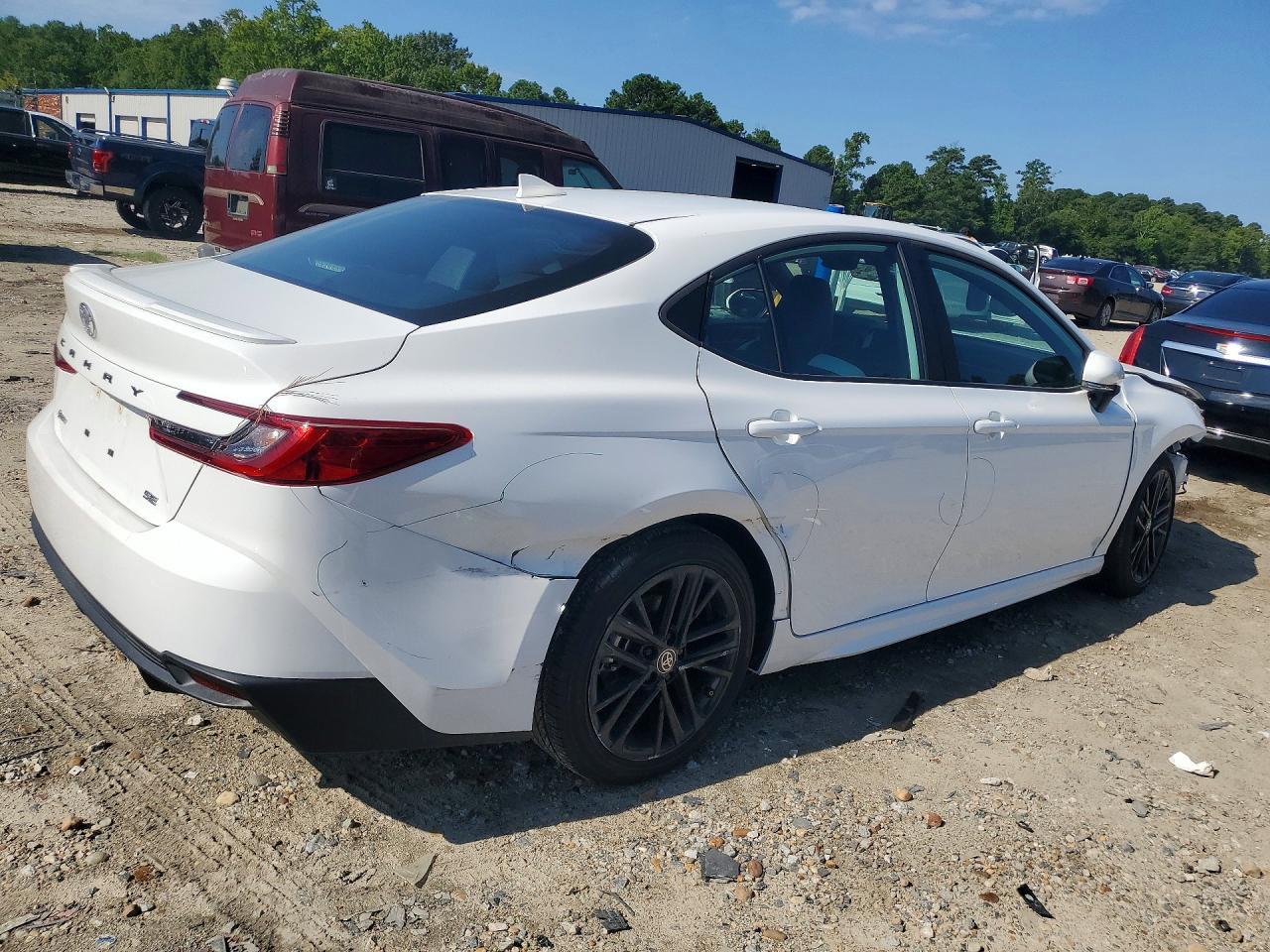 2025 Toyota Camry Se - Image 3
