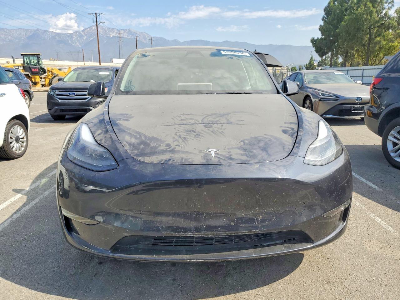 2025 Tesla Model Y - Image 5