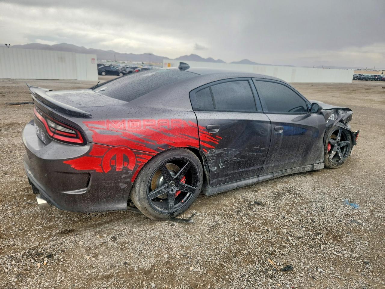 2016 Dodge Charger R - Image 3