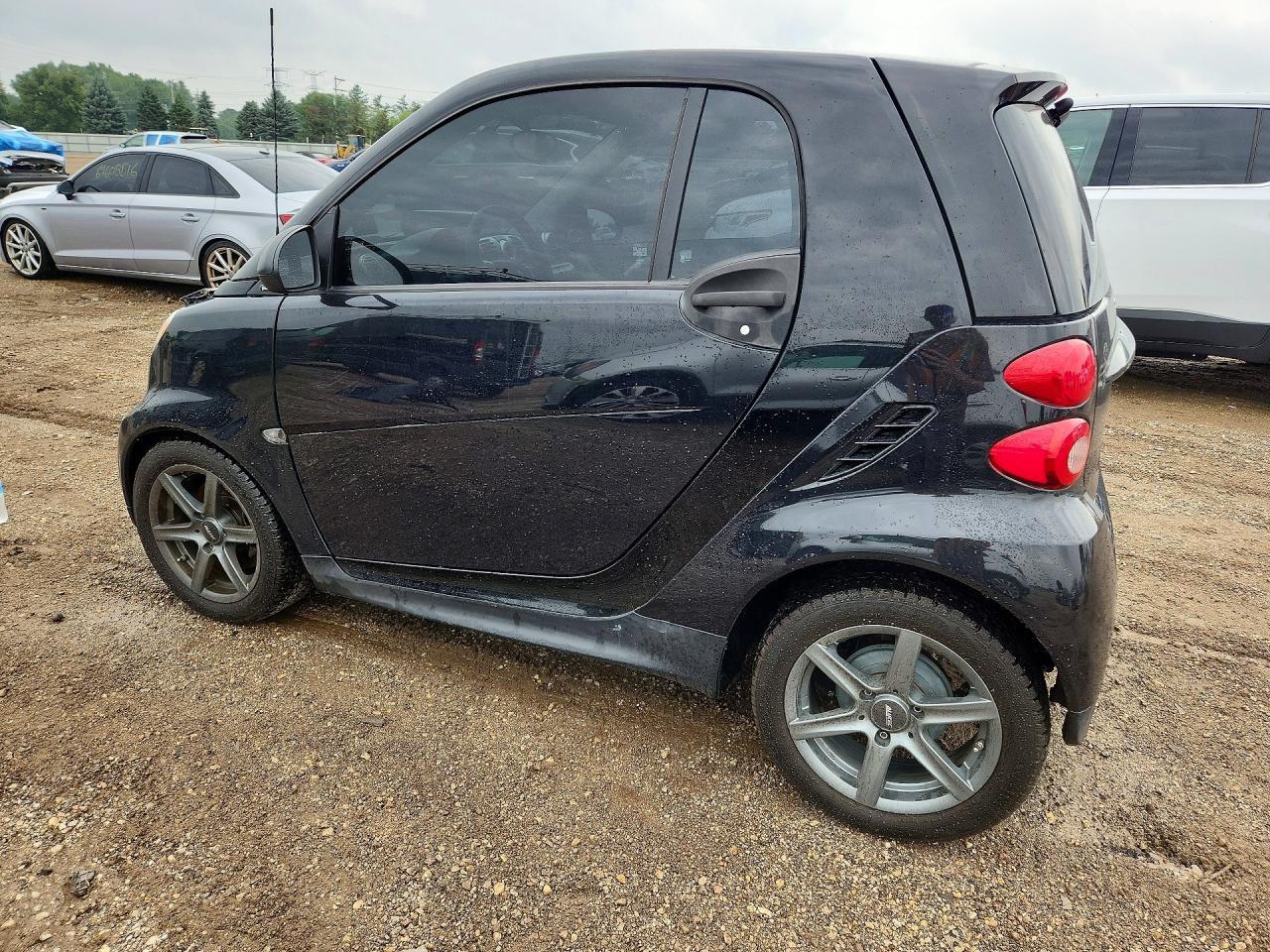 2015 Smart Fortwo Pure - Image 2