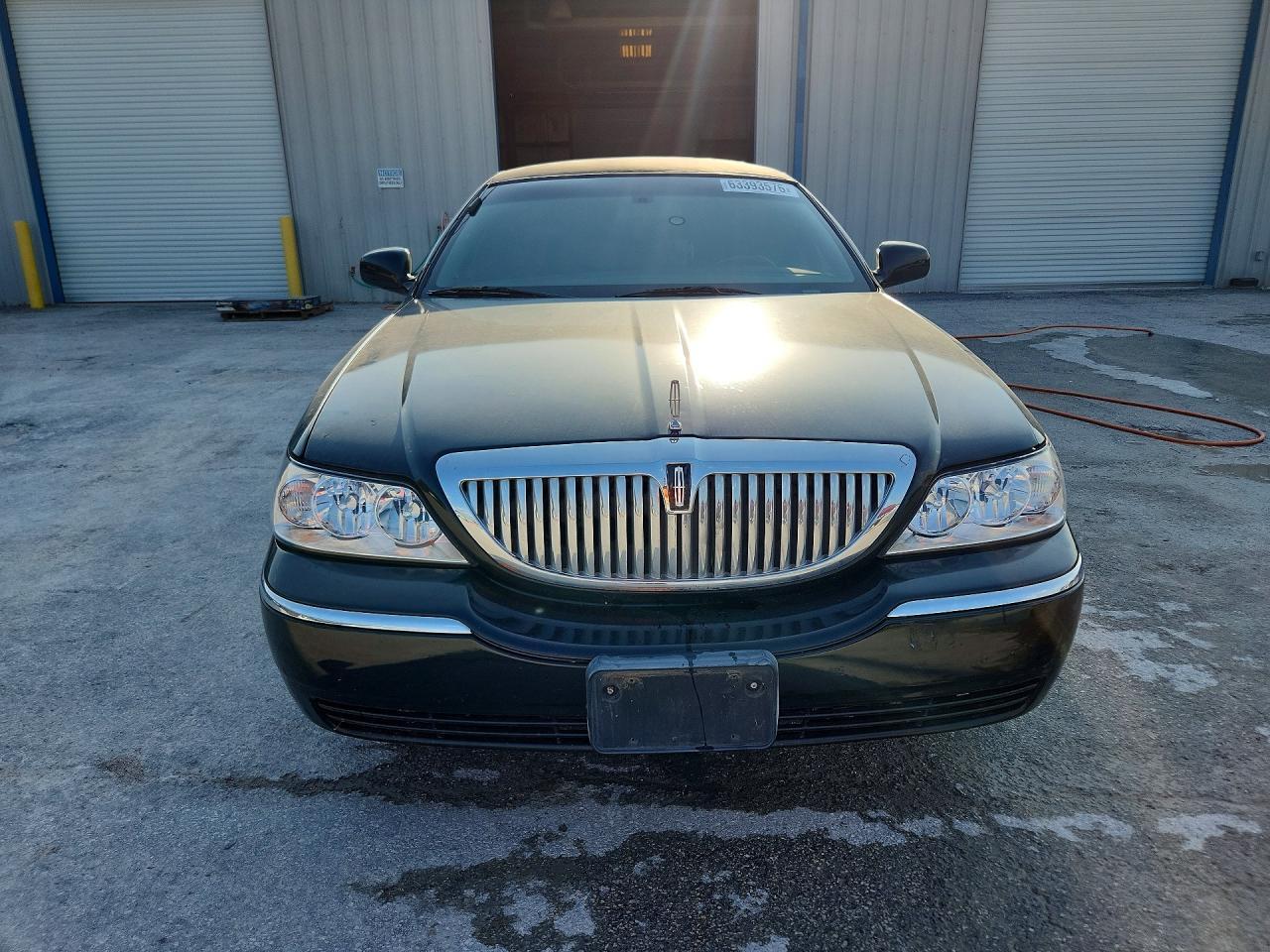 2005 Lincoln Town Car Executive - Фото 5