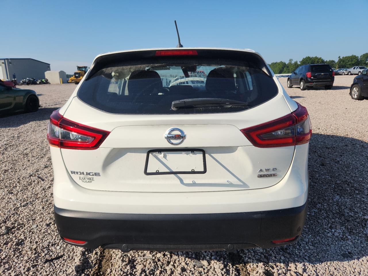 2022 Nissan Rogue Sport S - Image 6