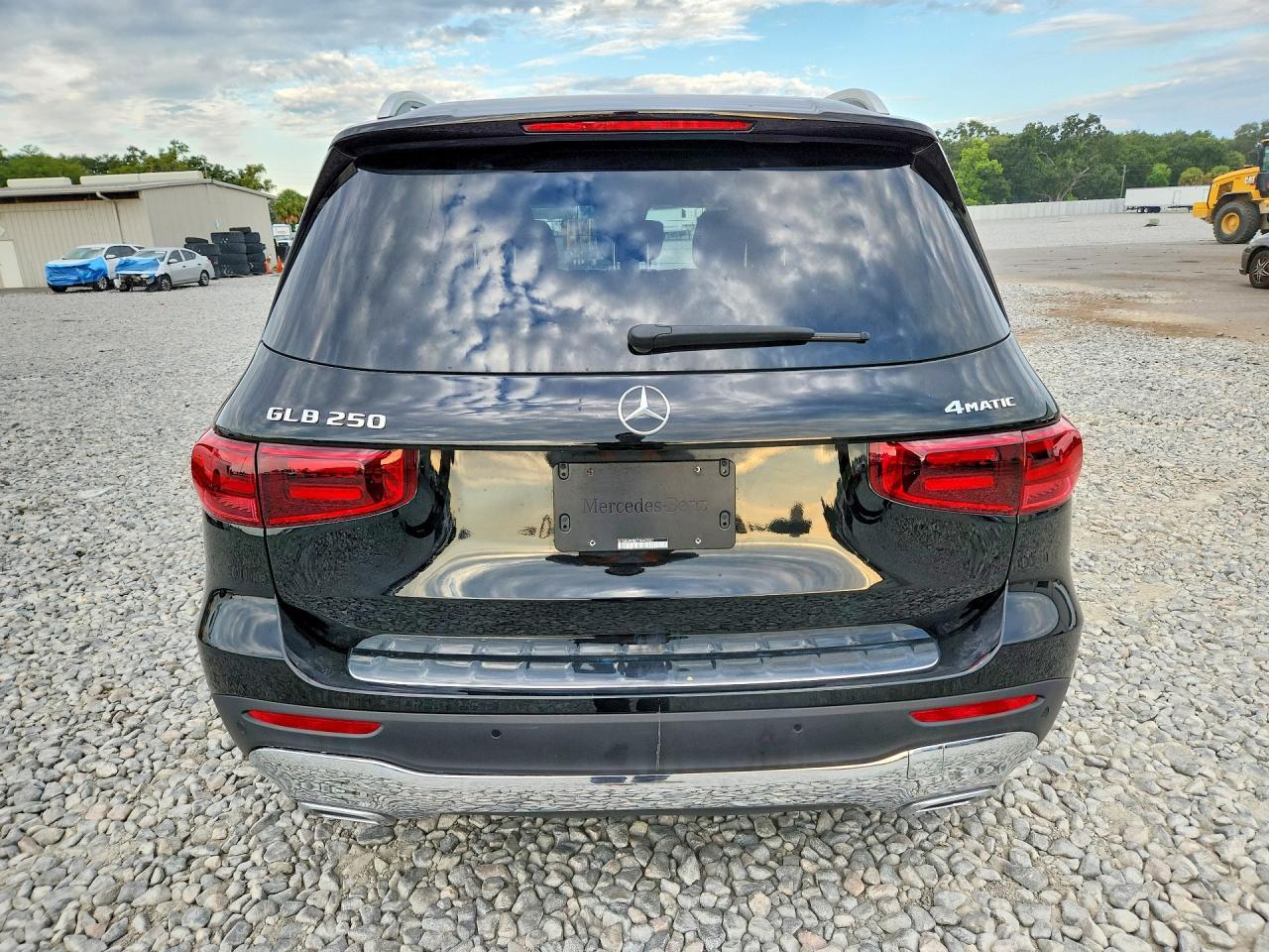 2026 Mercedes-Benz Glb 250 4Matic - Фото 6