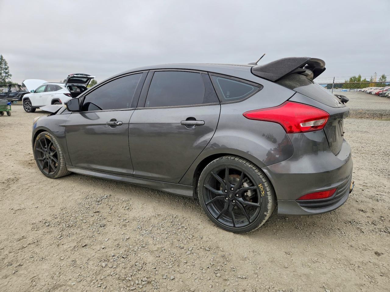 2017 Ford Focus St - Фото 2