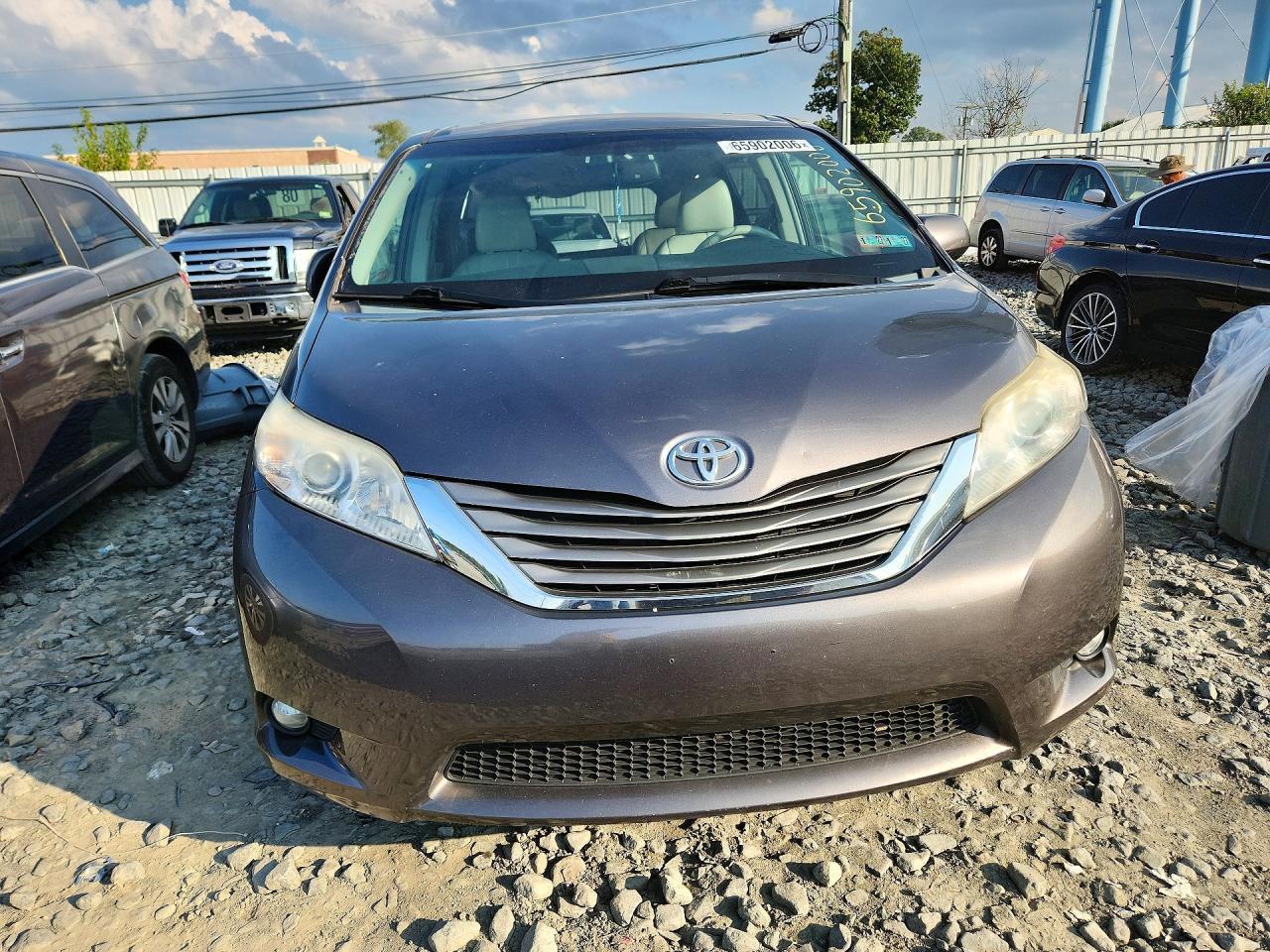 2013 Toyota Sienna Xle 7-Passenger - Фото 5