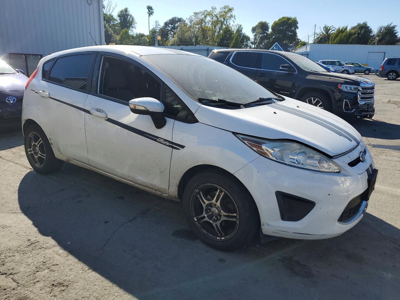 2013 Ford Fiesta Se - Image 4