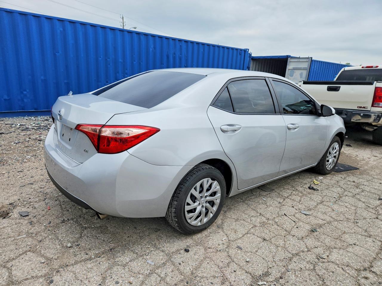2017 Toyota Corolla Le - Фото 3