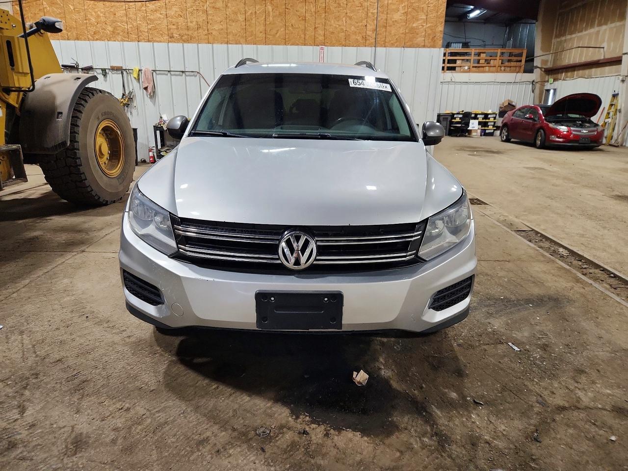 2015 Volkswagen Tiguan S - Image 5