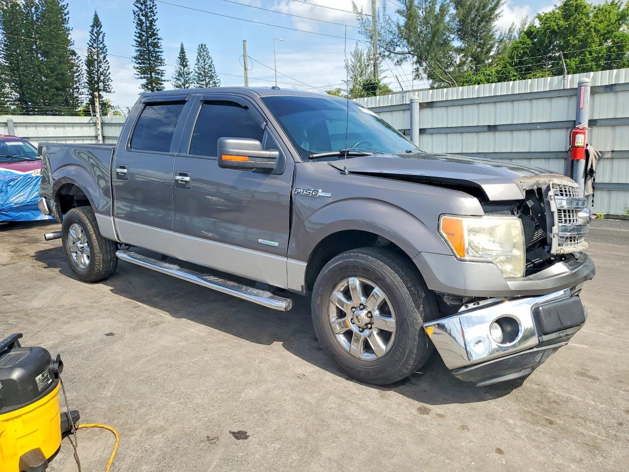 2014 Ford F150 Supercrew - Image 4