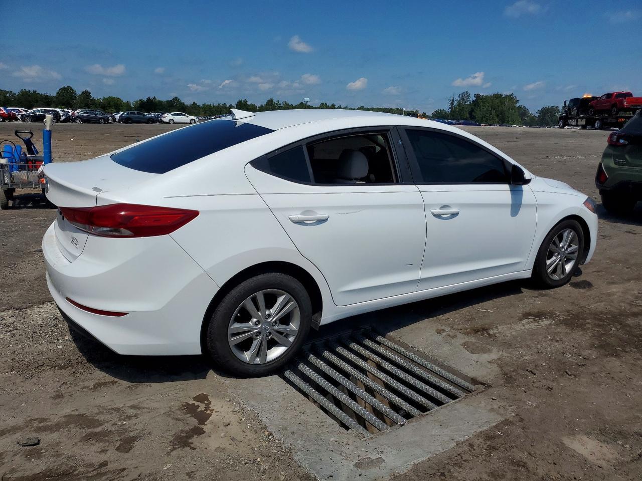 2017 Hyundai Elantra Se - Фото 3