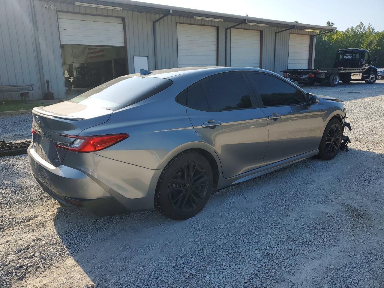 2025 Toyota Camry Se - Image 3