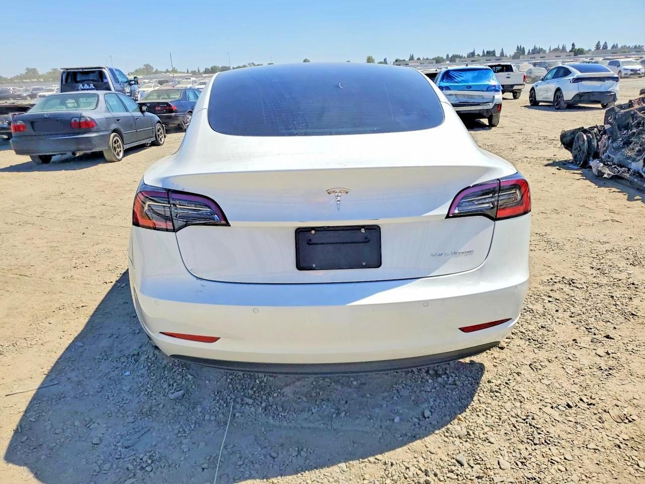 2022 Tesla Model 3 - Фото 6