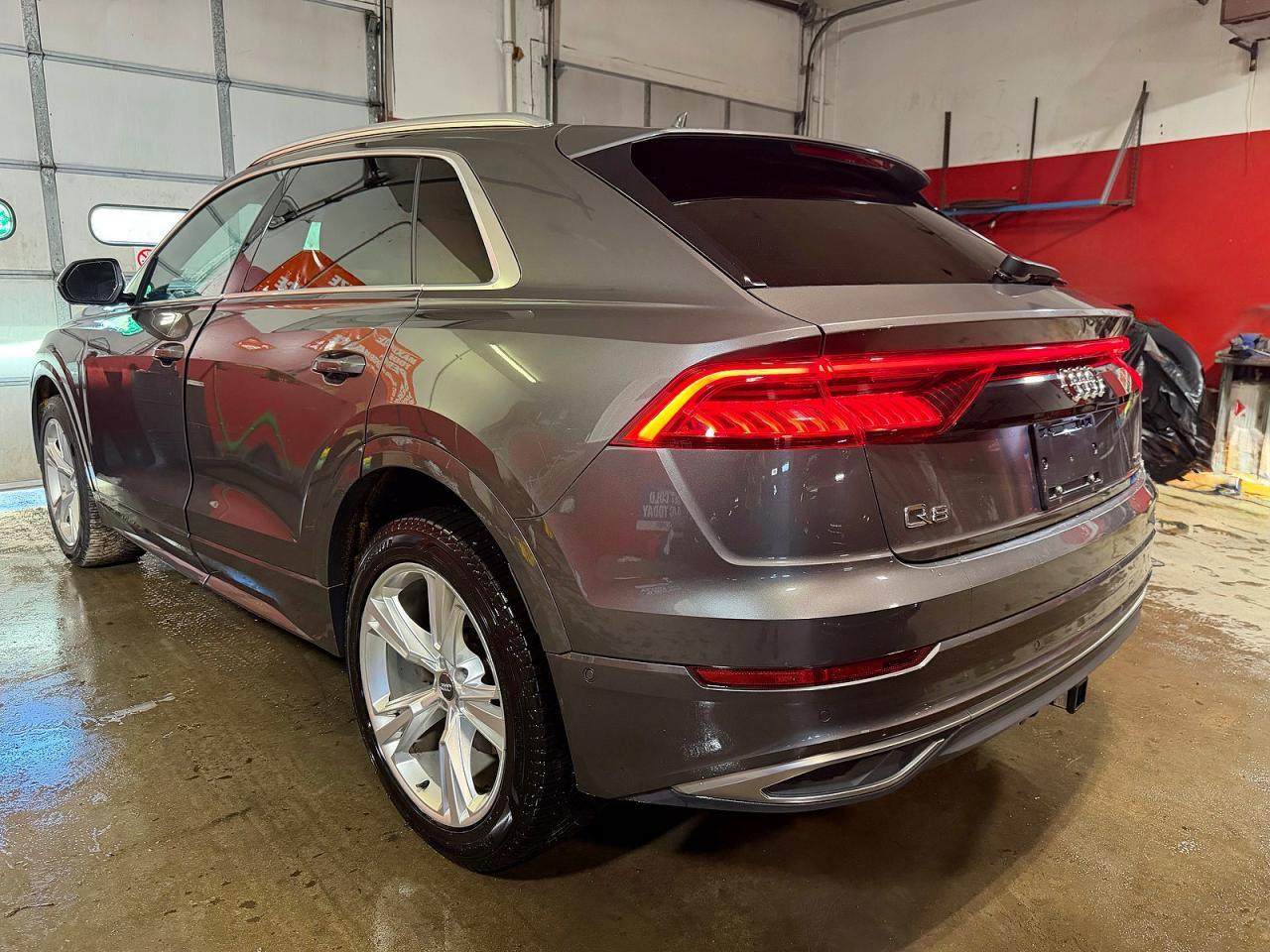 2019 Audi Q8 Premium Plus - Фото 3