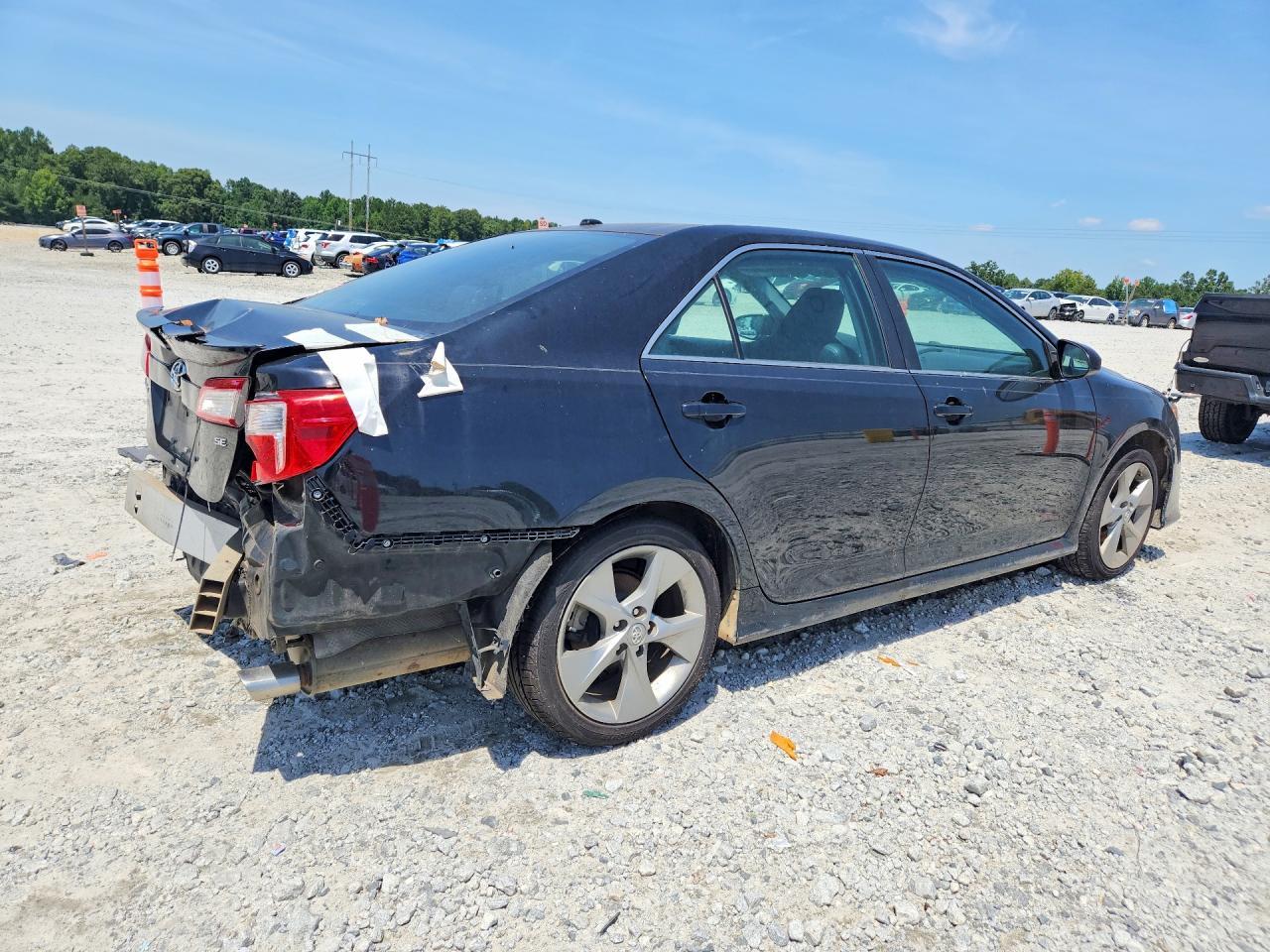 2012 Toyota Camry Se Sport Limited Edition - Image 3