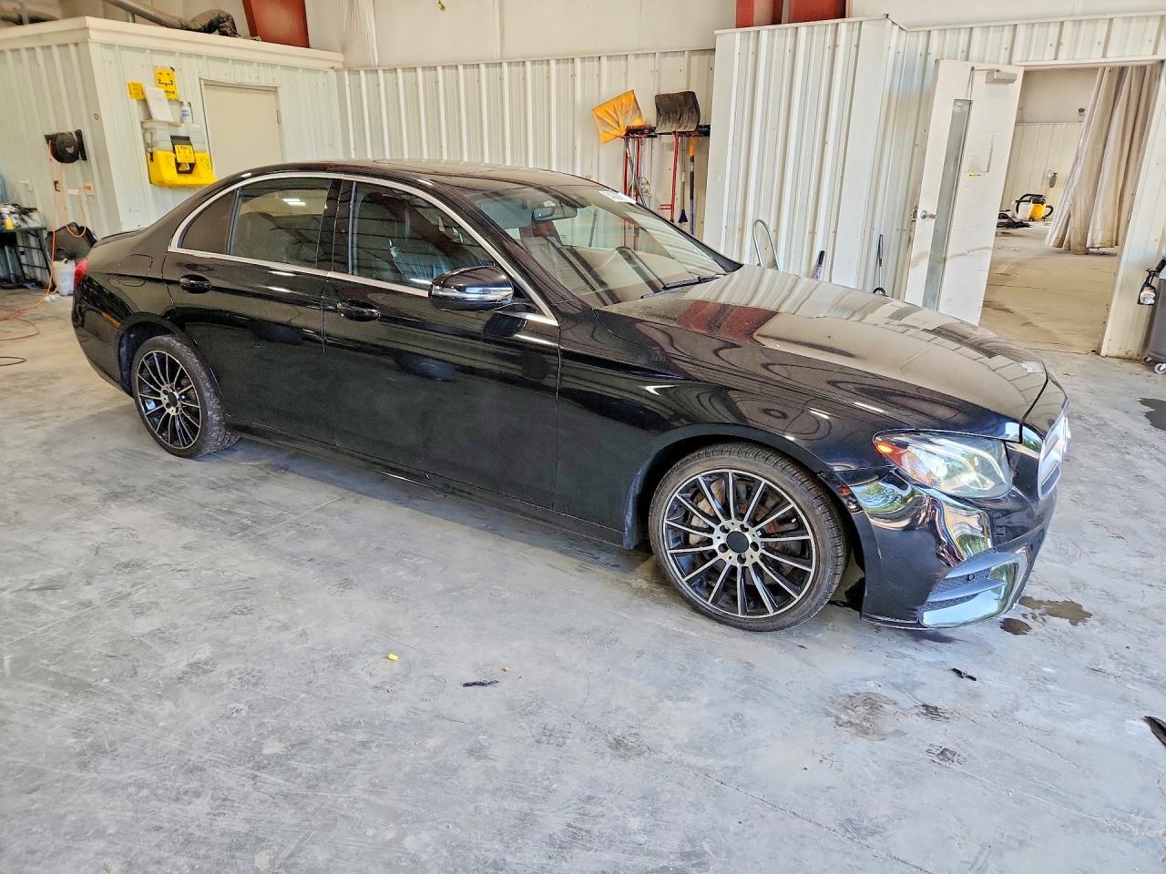 2017 Mercedes-Benz E 300 4Matic - Image 4