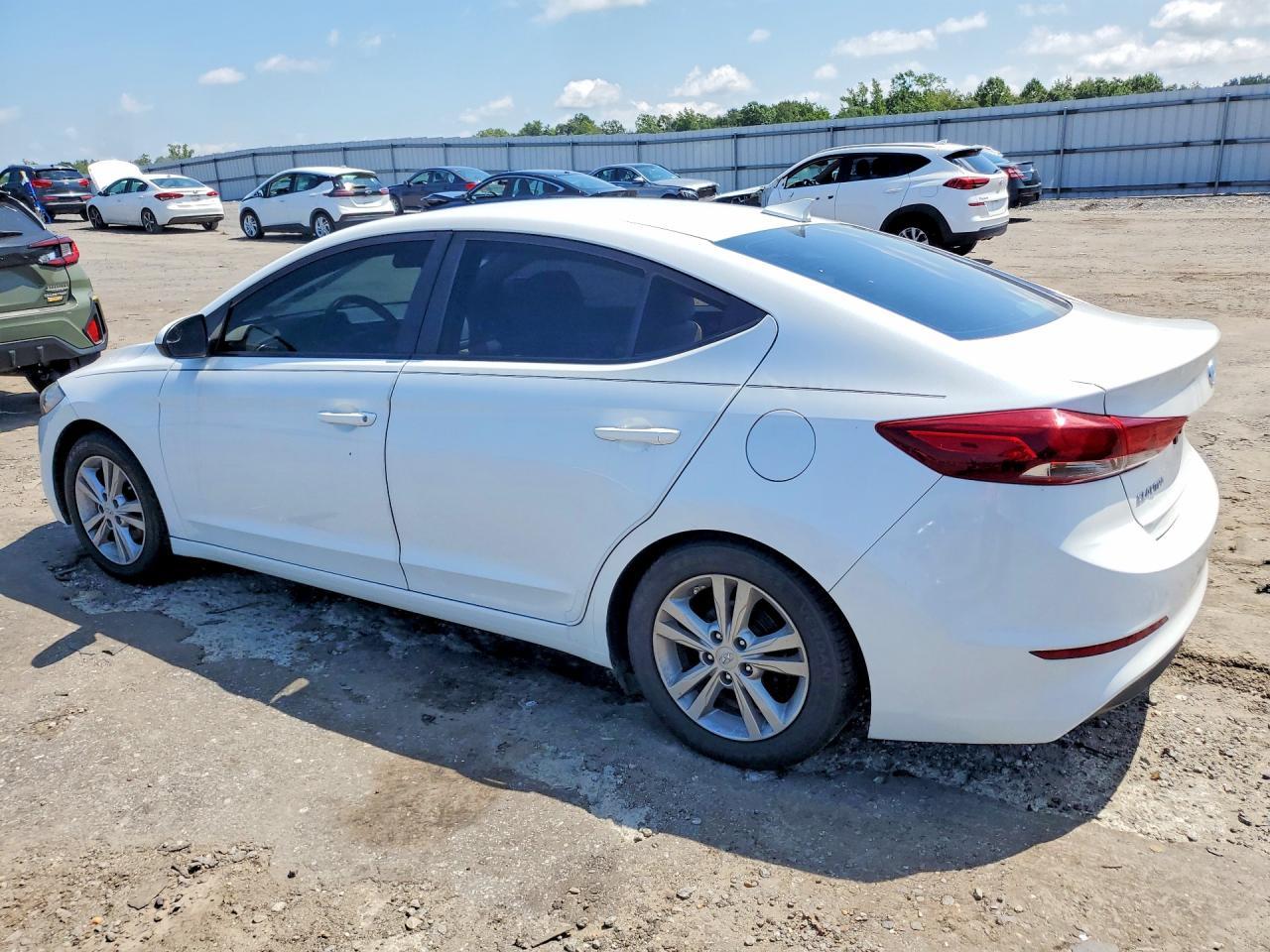 2017 Hyundai Elantra Se - Фото 2