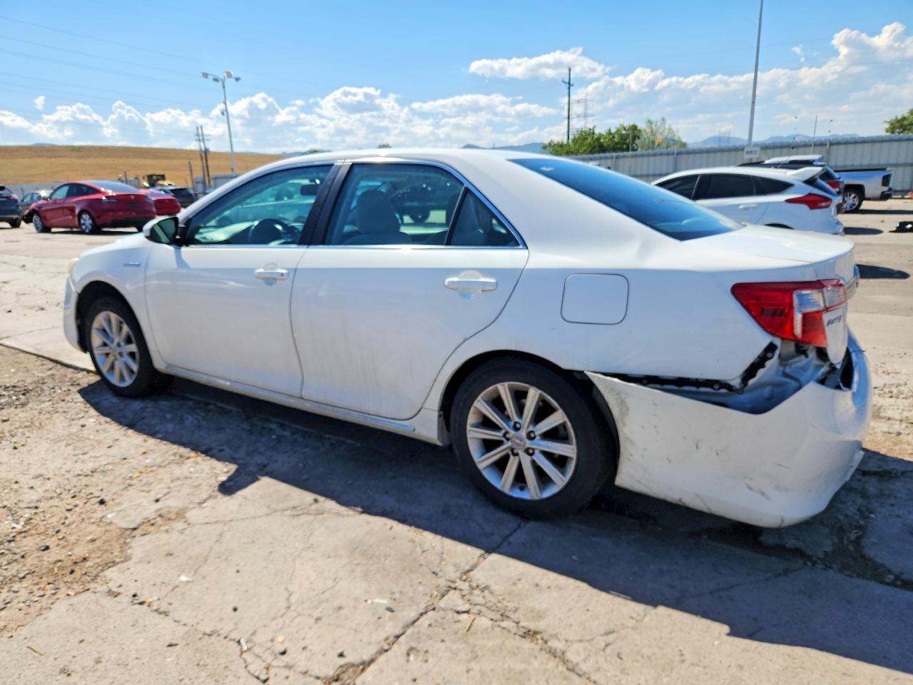 2012 Toyota Camry Hybrid Xle - Image 2