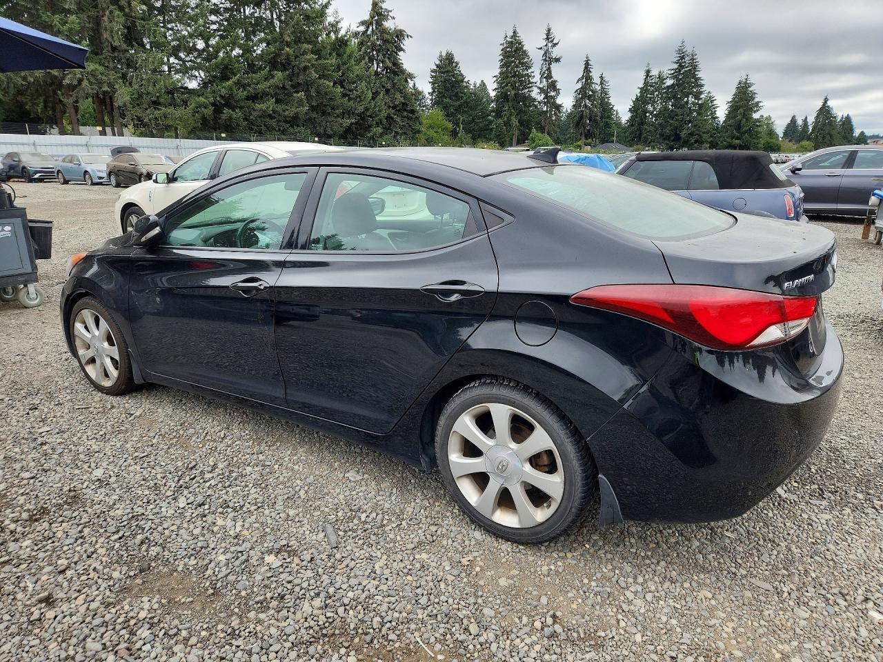 2013 Hyundai Elantra Limited - Image 2