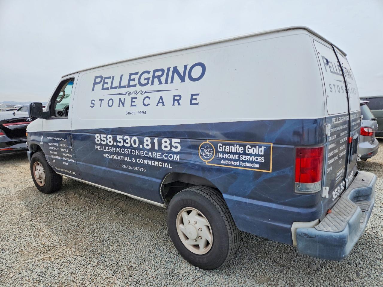 2009 Ford Econoline E250 Van - Фото 2