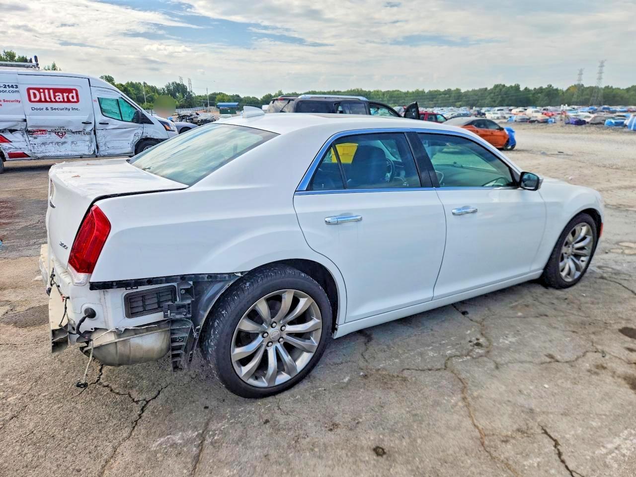 2019 Chrysler 300 Limited - Фото 3