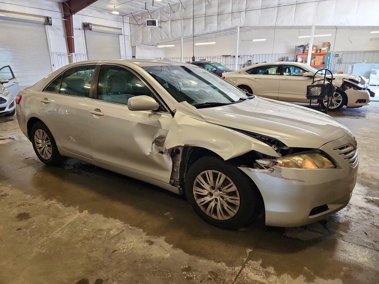 2009 Toyota Camry Le - Image 4