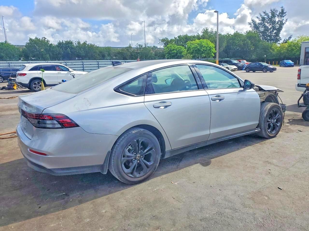 2025 Honda Accord Se - Фото 3