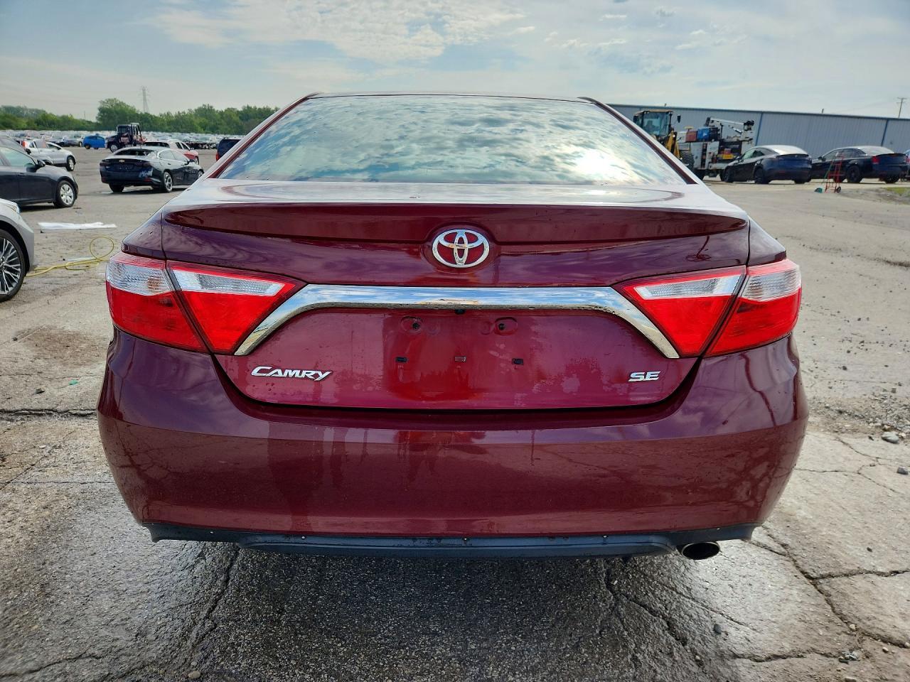 2015 Toyota Camry Se - Image 6